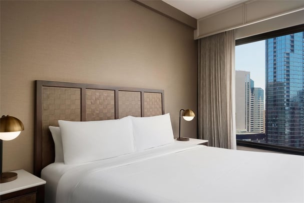 King Guest Room - City View - Top Floor