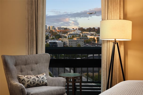 Double Queen Guest Room - City View - High Floor