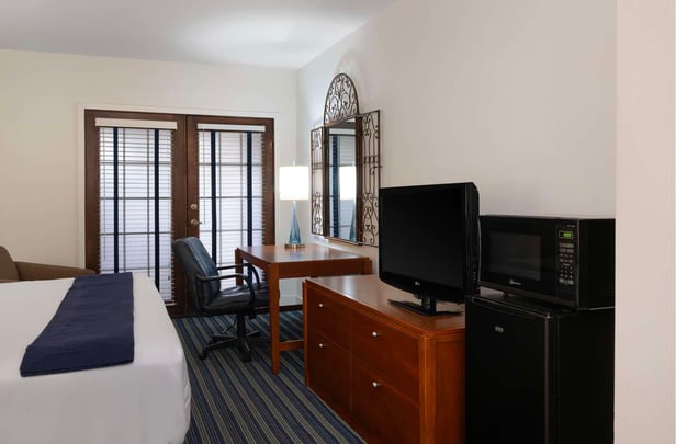 Mobility Accessible King Guestroom