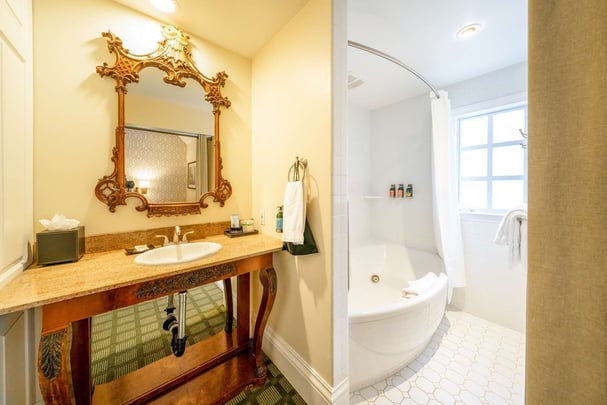 2nd Floor Single Queen Guest Room with Jetted Tub and Fireplace