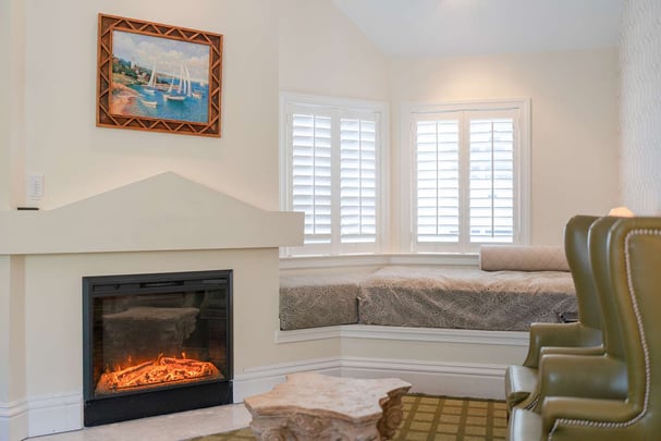 2nd Floor Single Queen Guest Room with Jetted Tub and Fireplace