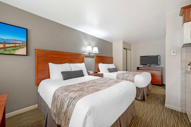 Two Bed with Kitchenette