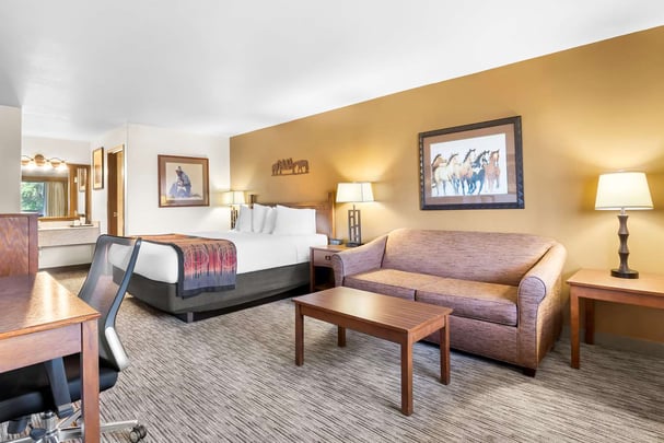 Small Jacuzzi King Suite