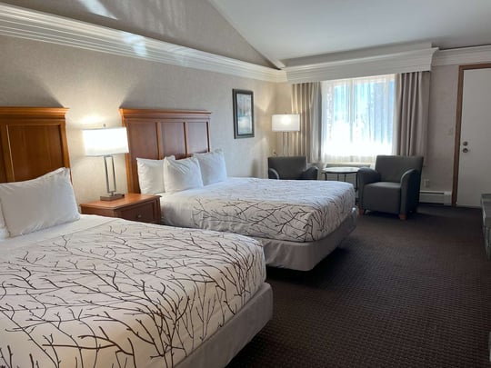 2 Queen Bed Mtn View