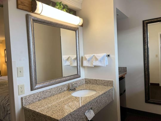 2 Queen Bed Guest Room