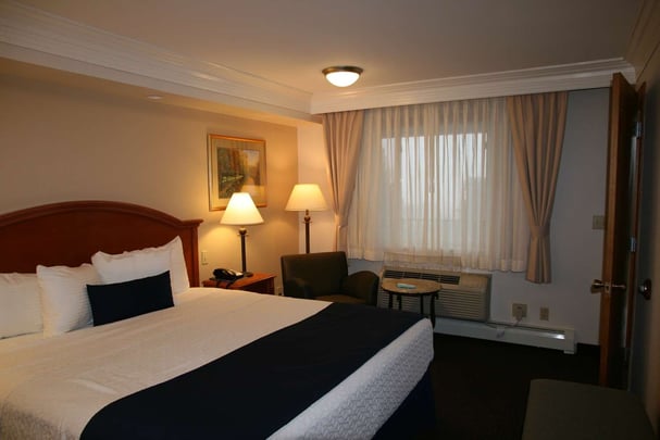 2 King Suite Guest Room