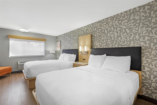 2 Queen Beds - Pet Friendly