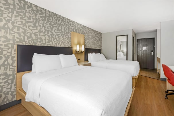 2 Queen Beds - Pet Friendly