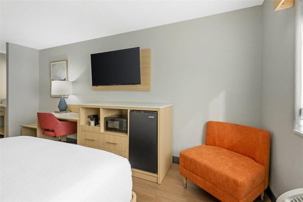 2 Queen Beds - Pet Friendly