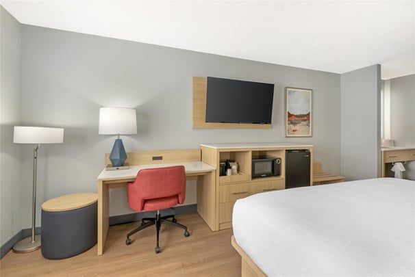 1 King Bed - Pet Friendly