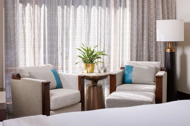 Monarch Premier Queen