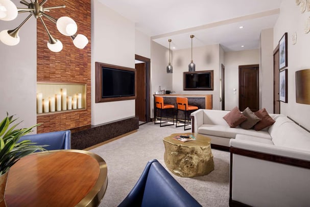 Club Premier Parlor Spa Suite