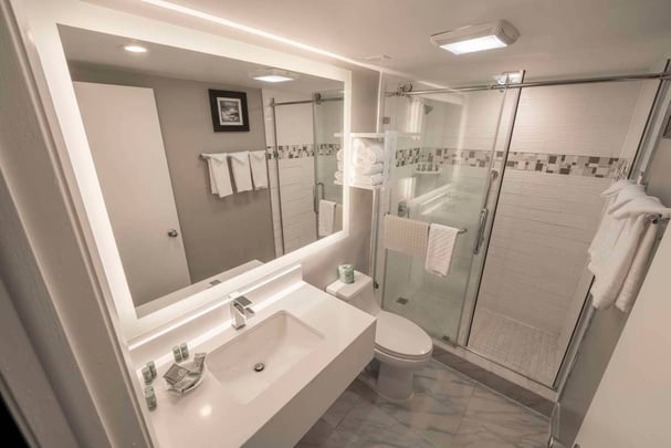 Suite Bathroom