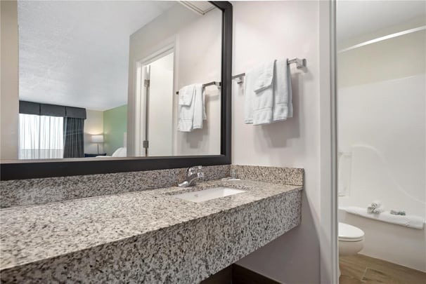 BW Navarre FL NQQThree