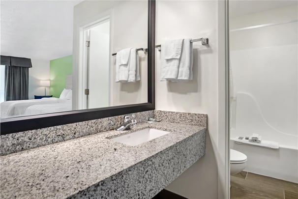 BW Navarre FL NQQTWO