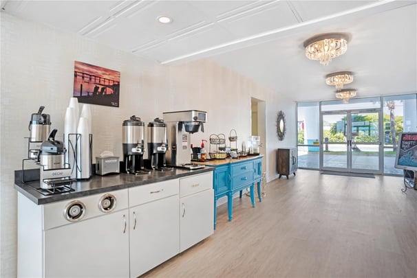 BW Navarre FL Coffee