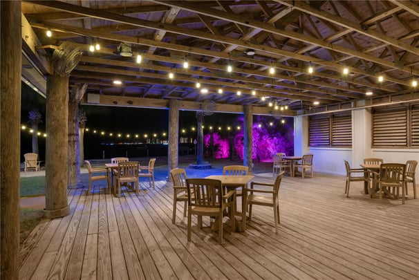 BW Navarre FL Courtyard