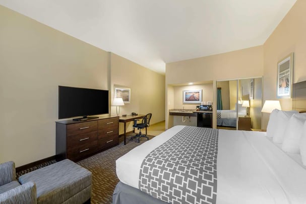 King Guest Room/ADA King