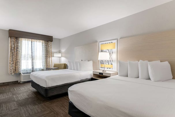 Standard & Accessible Queen