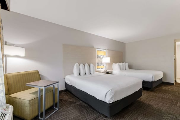 Standard & Accessible Queen