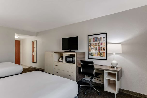 Standard & Accessible Queen