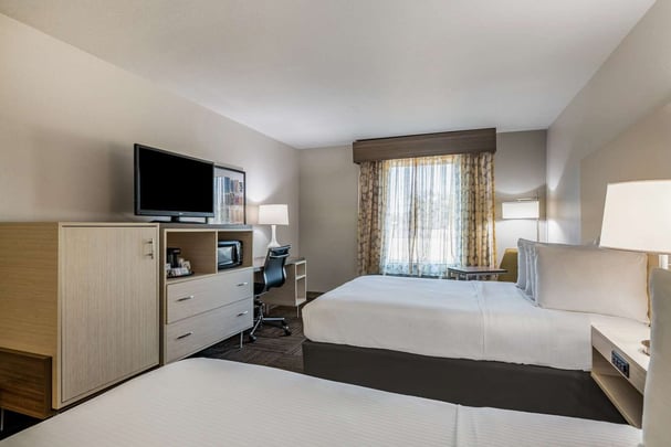 Standard & Accessible Queen