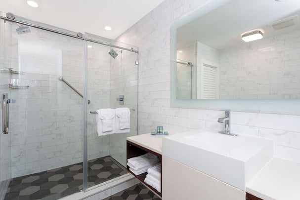 Family Suite bath room