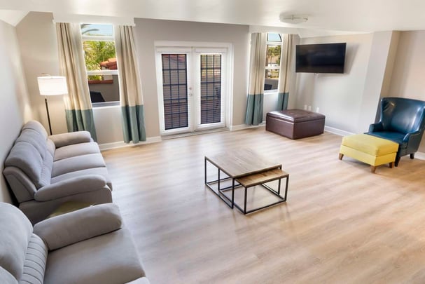 King Suite Living Room