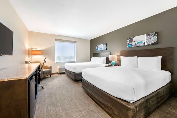 Double Queen Guest Room