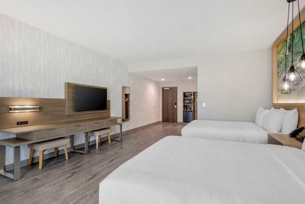 ADA Two Queen w/ Roll-In Shower