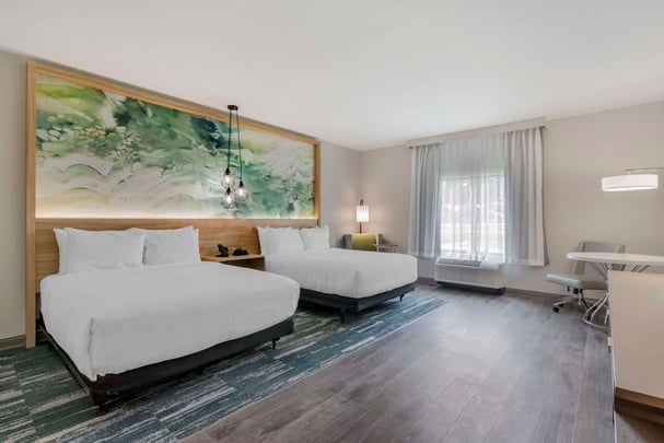 ADA Two Queen w/ Roll-In Shower