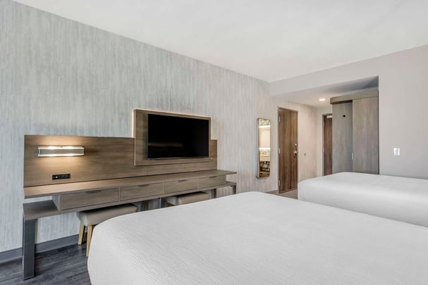 Two Queen Large Room