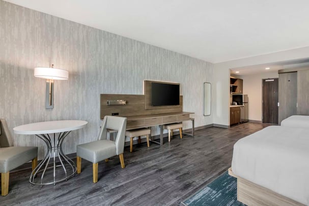 Two Queen w/ Kitchen