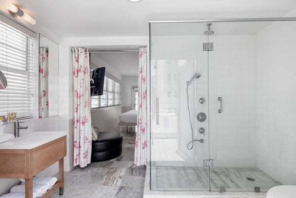 Partial Ocean View King Bathroom