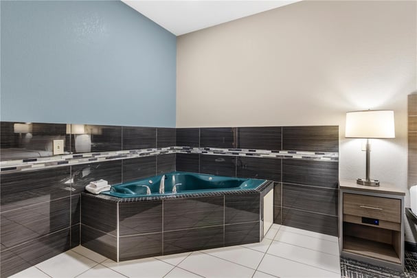 BW Commerce GA King Spa