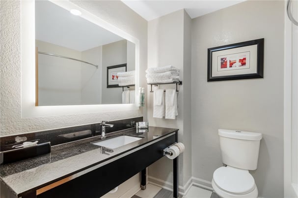 BW Commerce GA Queen