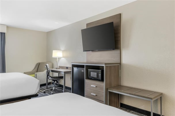 BW Commerce GA Queen