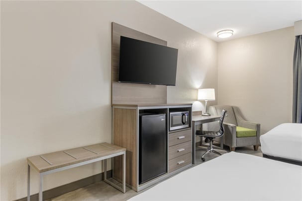 BW Commerce GA Queen ADA