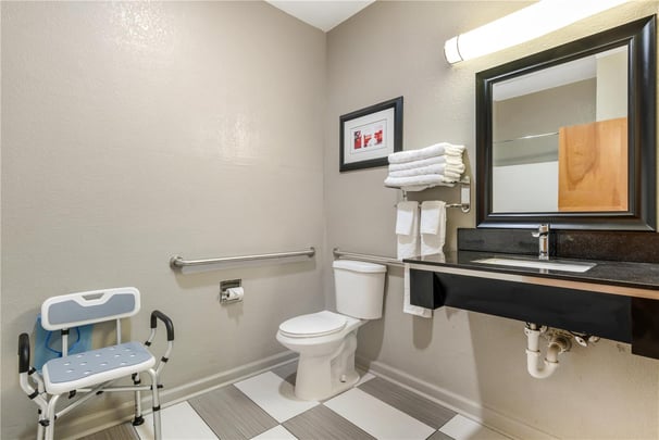 BW Commerce GA Queen ADA