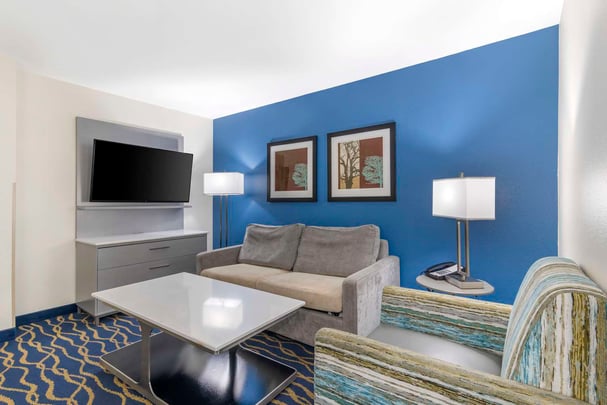 Suite Sep Bedroom Pet