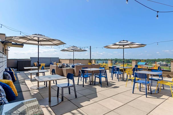 Gracie's Rooftop Bar - Outdoor Seating