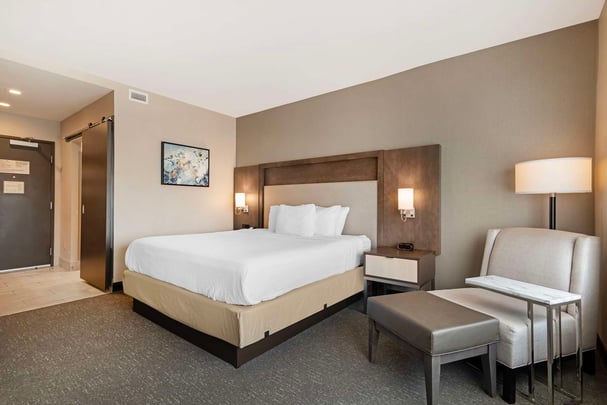 King / King Kitchenette