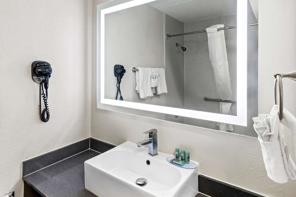 King Room - Bathroom