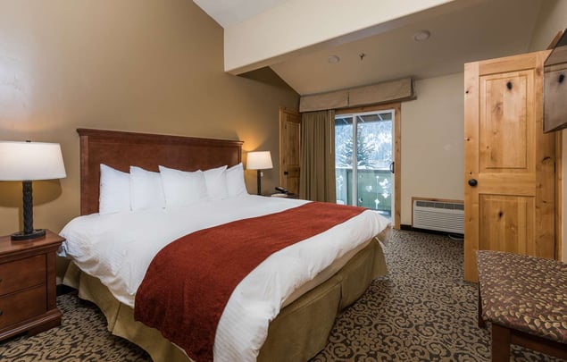 King Mountain View Suite