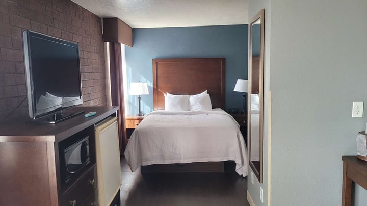 Single Queen Suite Pet Friendly