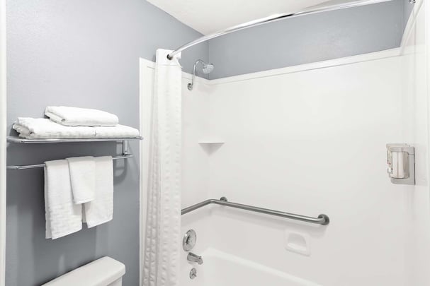 BW Pocatello ID Bathroom