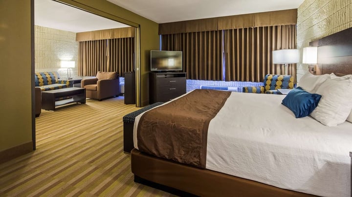 Executive Suite Bedroom