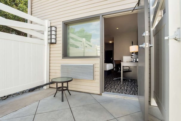 BW Jerome QueenPatio