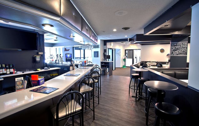 Pizzeria Ora's Lounge