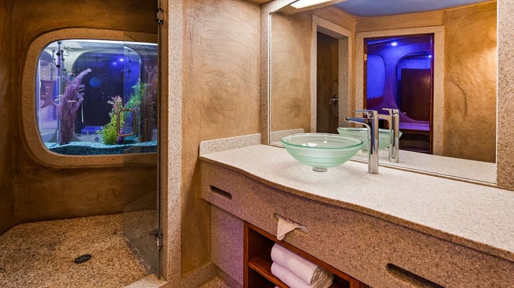 Pearl of the Sea Bathroom